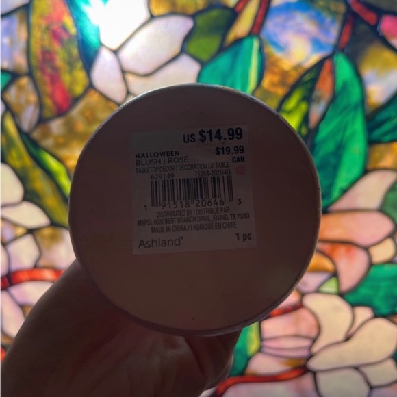 Pink skeleton heart hands table decor - Picture 4 of 5